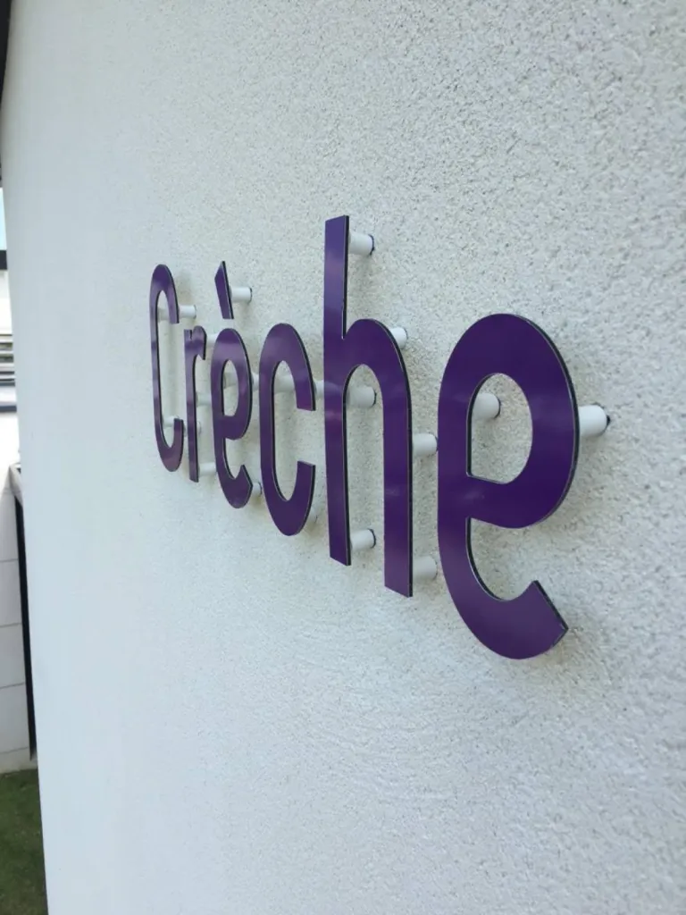 Décoration de façade d'une crèche à Toulouse 31