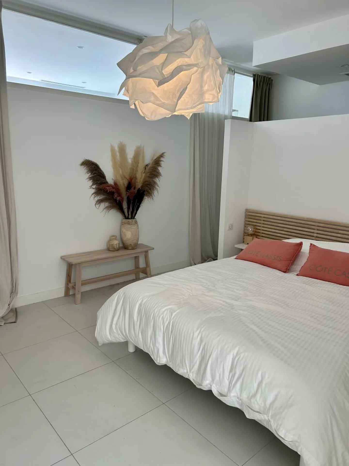 Cassis - T3/4 en duplex avec terrasse, jardin privatif, solarium et garage dans résidence sécurisée de standing   