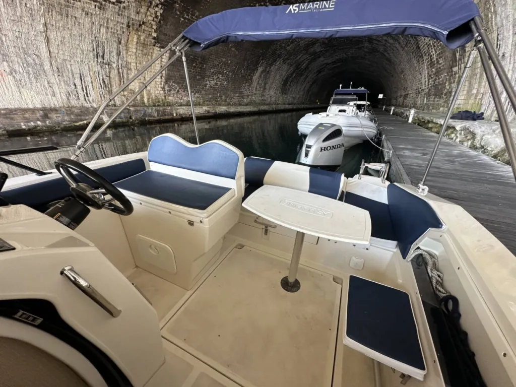 AS Marine 23 GL – Confort et performance disponibles en occasion à Six-Fours-les-Plages