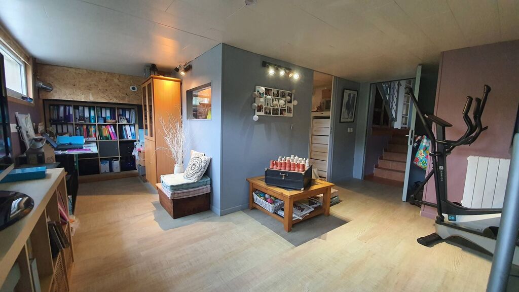 A vendre belle maison ossature bois de 160 m², dans un quartier calme d'OFFRANVILLE 76550, à 10 minutes de la mer et de Dieppe 76200, et à 2 heures de Paris via l'autoroute A13.