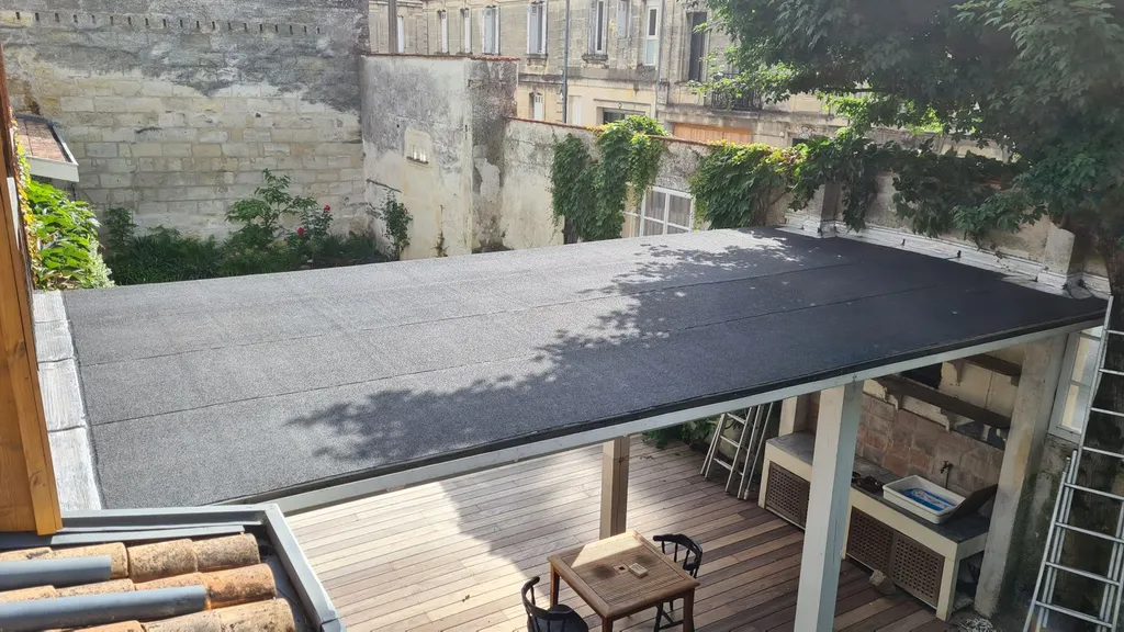 Étanchéité bicouche sans isolation sur abri de jardin chez un particulier à Cenon 