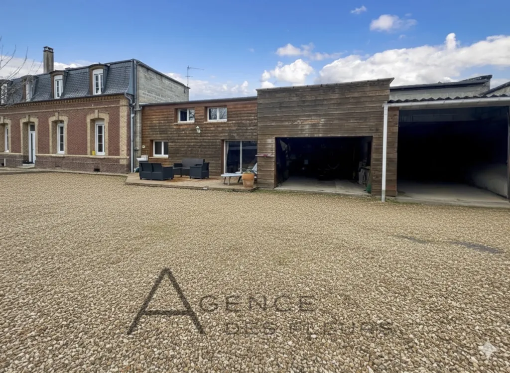 À vendre, jolie maison de 122 m² sur un terrain de 485 m² située à Caudebec-les-Elbeuf 76320