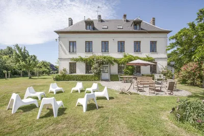 Vente d'une Demeure de Caractère sur plus de 5 hectares de terrain, dans la région Bec Hellouin, Eure 27800