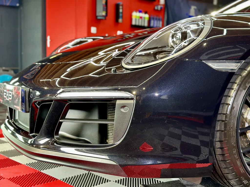 Detailing auto traitement céramique lyon protection carrosserie Porsche 911