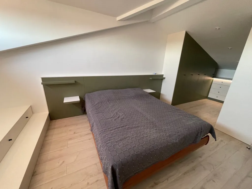  Agencement d’une chambre en sous pente sur Arcachon