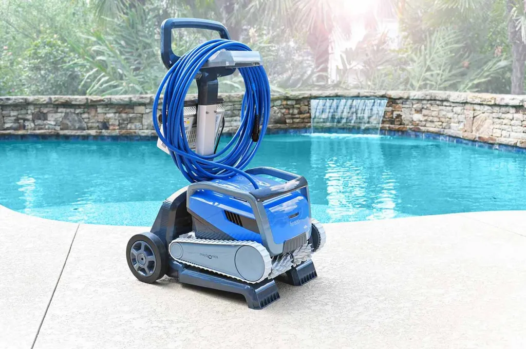 Robot de piscine - Dolphin M600 - Aquarev' Piscines - Forcalquier 04300