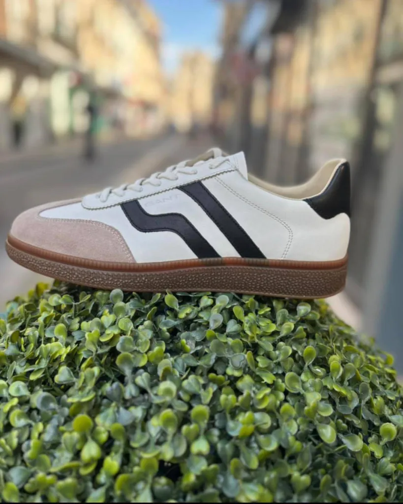 Baskets Gant Cuzmo en Daim White  disponible chez La Suite by Urban Chic à Dieppe