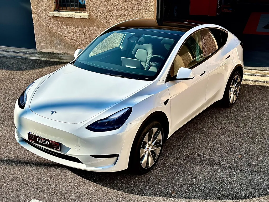 Protection carrosserie tesla model Y Lyon traitement céramique 