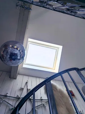 Remplacement d'une fenêtre de toit VELUX avec vitrage sécurisé auto-nettoyant et filtre solaire à Volvic près de Riom dans le Puy-de-Dôme (63)