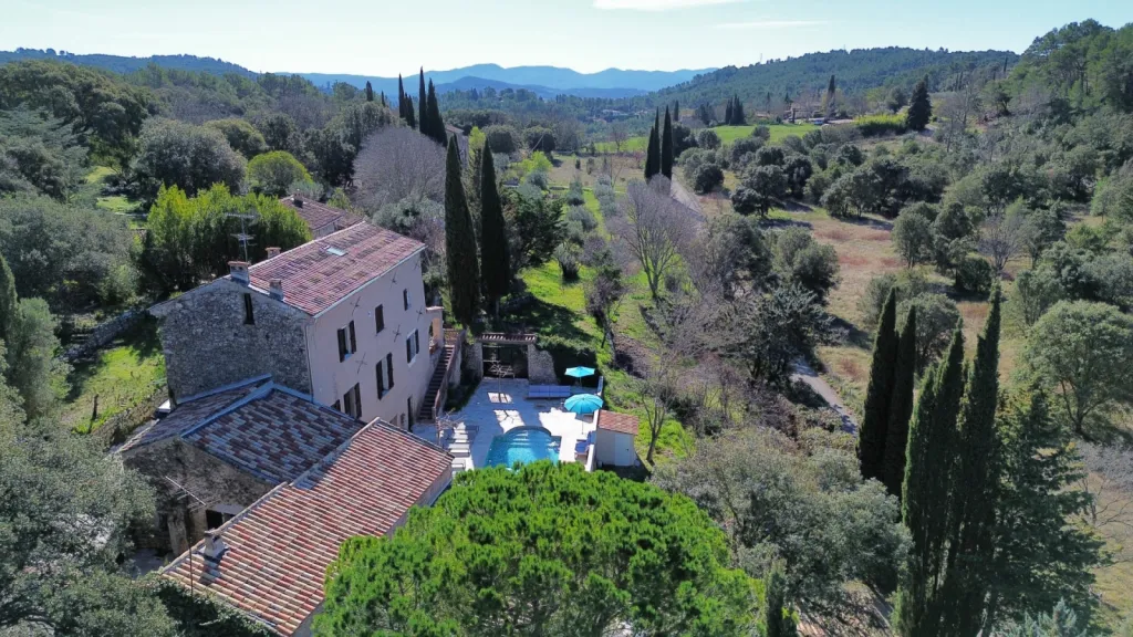Une propriété à Taradeau encrée dans la verdure et au calme absolu