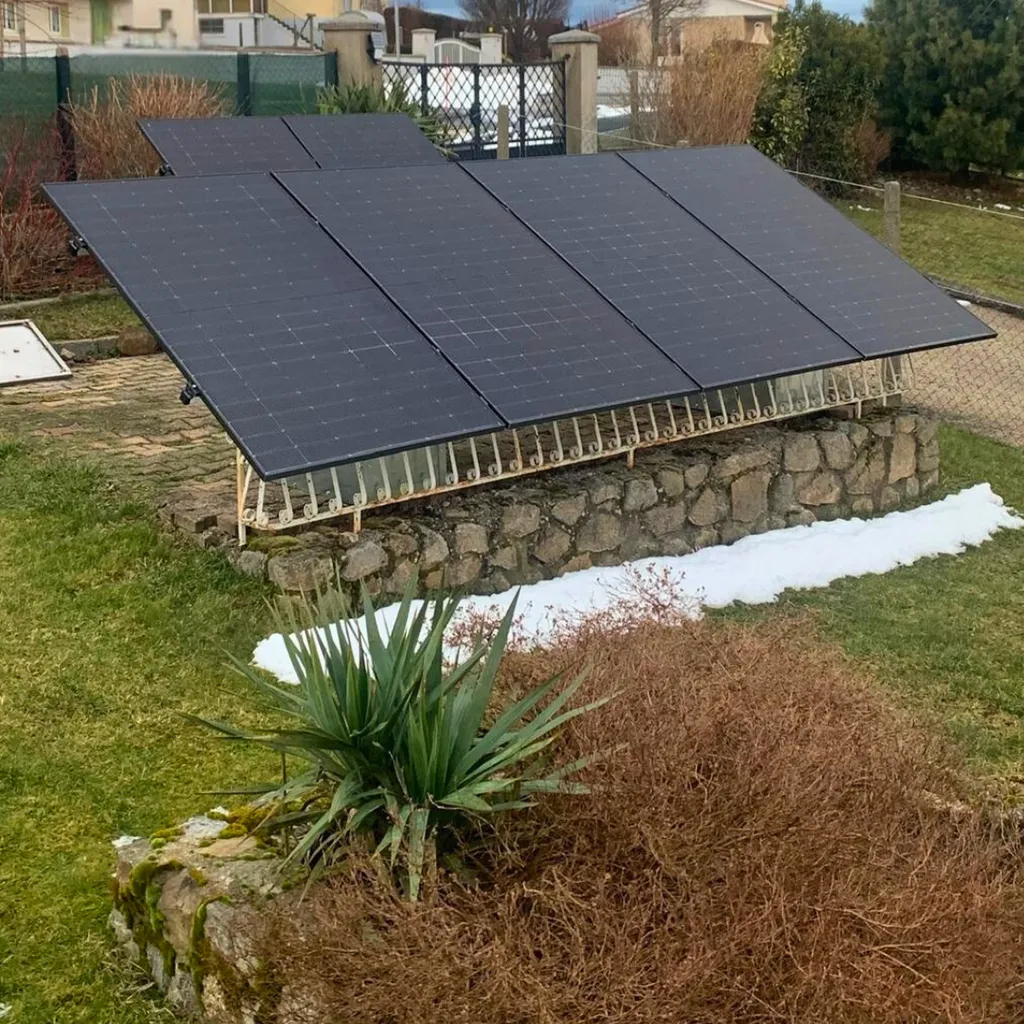 Pose de panneaux photovoltaïques au sol à Saint-Just-Malmont (43) par 3 Baies