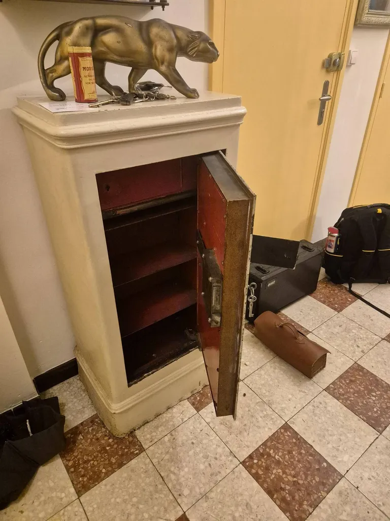 Technicien spécialisé en déblocage de coffre-fort étant intervenu sur Bruxelles