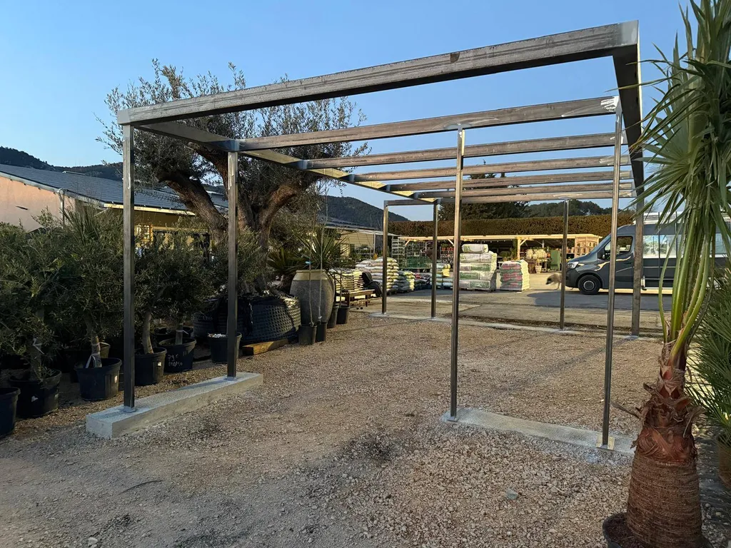 fabrication pergola sur mesure pour canisses Vitrolles dans les Bouches du Rhone
