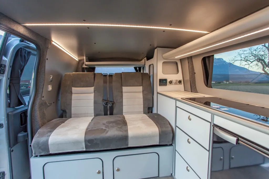 prix d'une banquette homologuée sur Peugeot Expert Medium posée à Grenoble