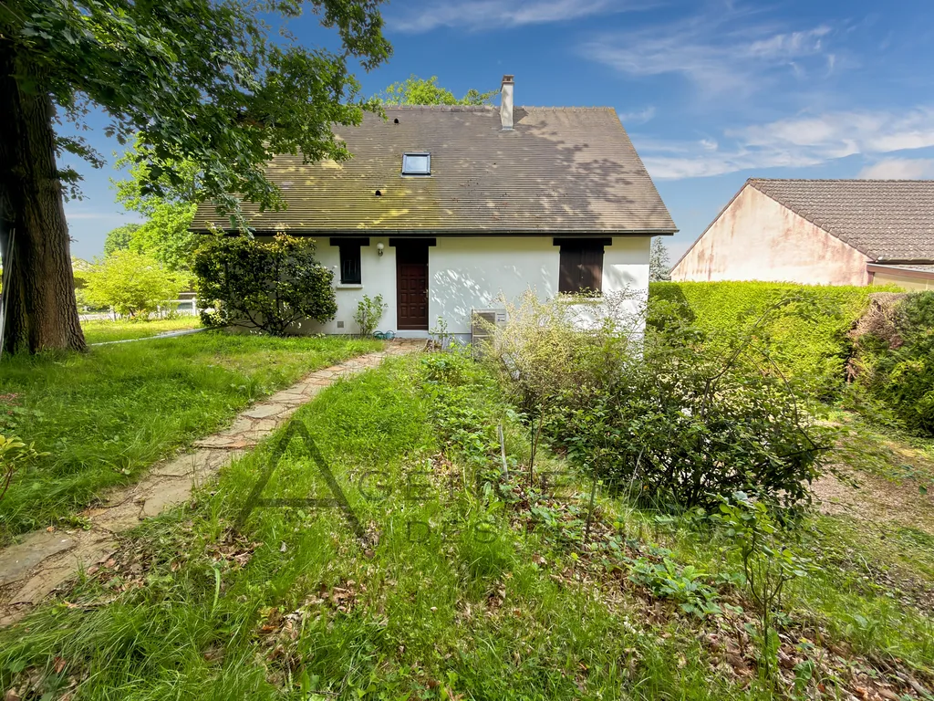 A vendre maison de 106 m² édifiée sur 1047 m² de terrain sur la commune de SAINT-PIERRE-LES-ELBEUF 76320