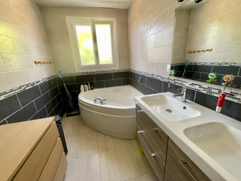 CUISINE SEMI OUVERTE