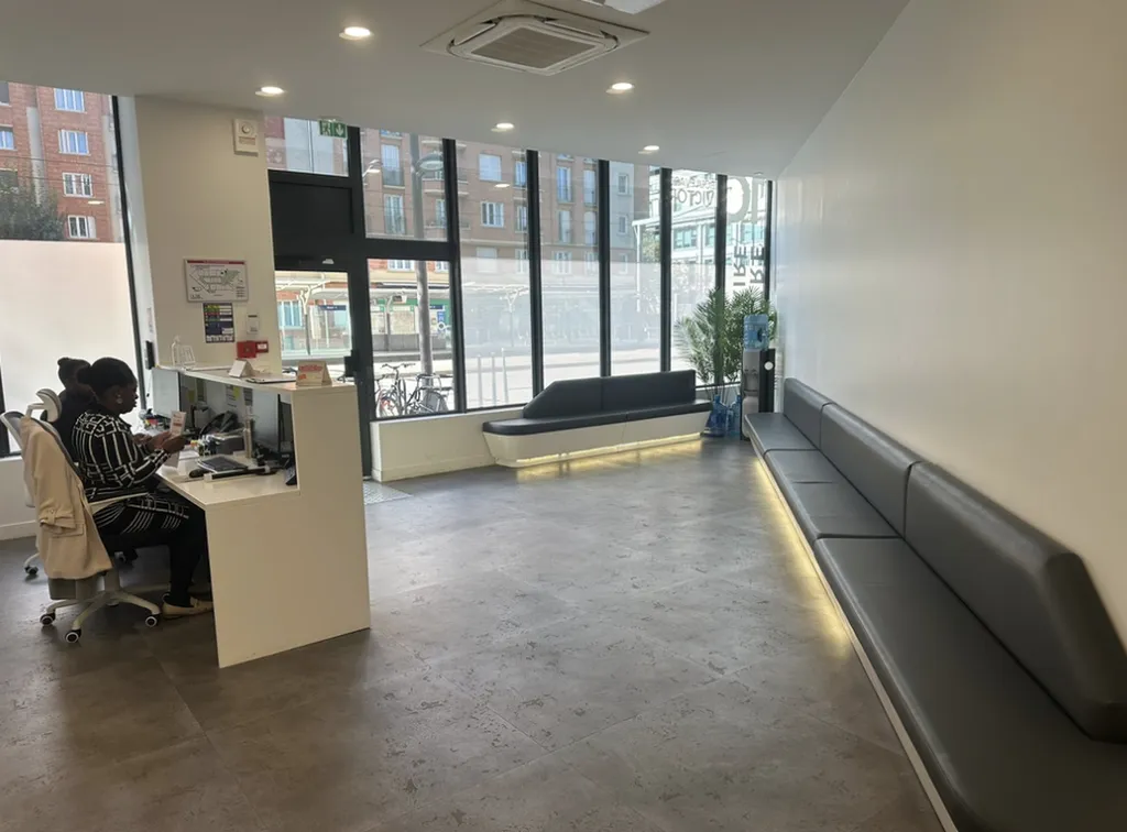 Location - Boutique 291 m², Balard, Boulevard Victor 75015 PARIS