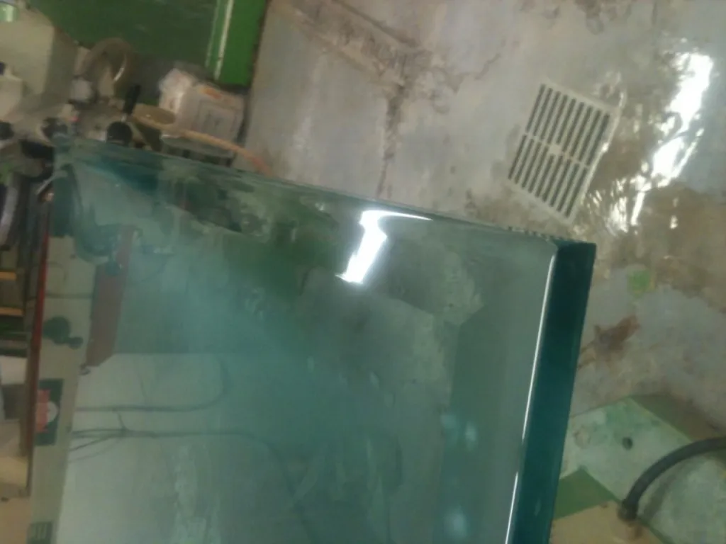 Façonnage d'une dalle de verre 24 mm