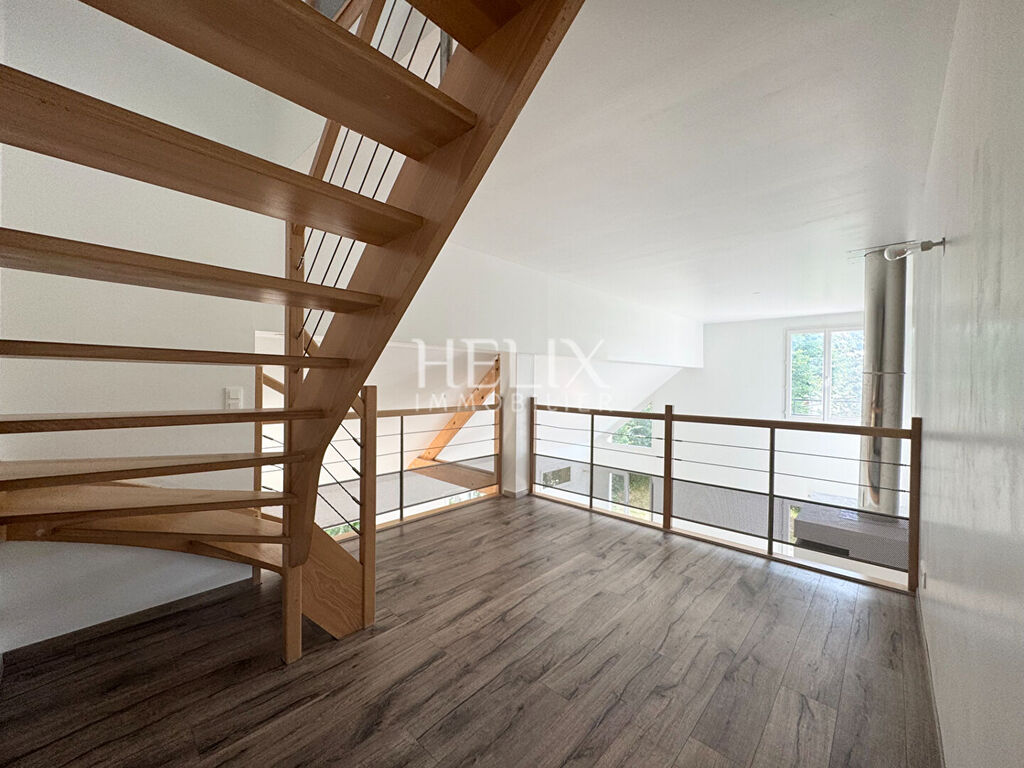 Grande maison à louer à Fourqueux 9 pièces 219 m2, proche lycée international