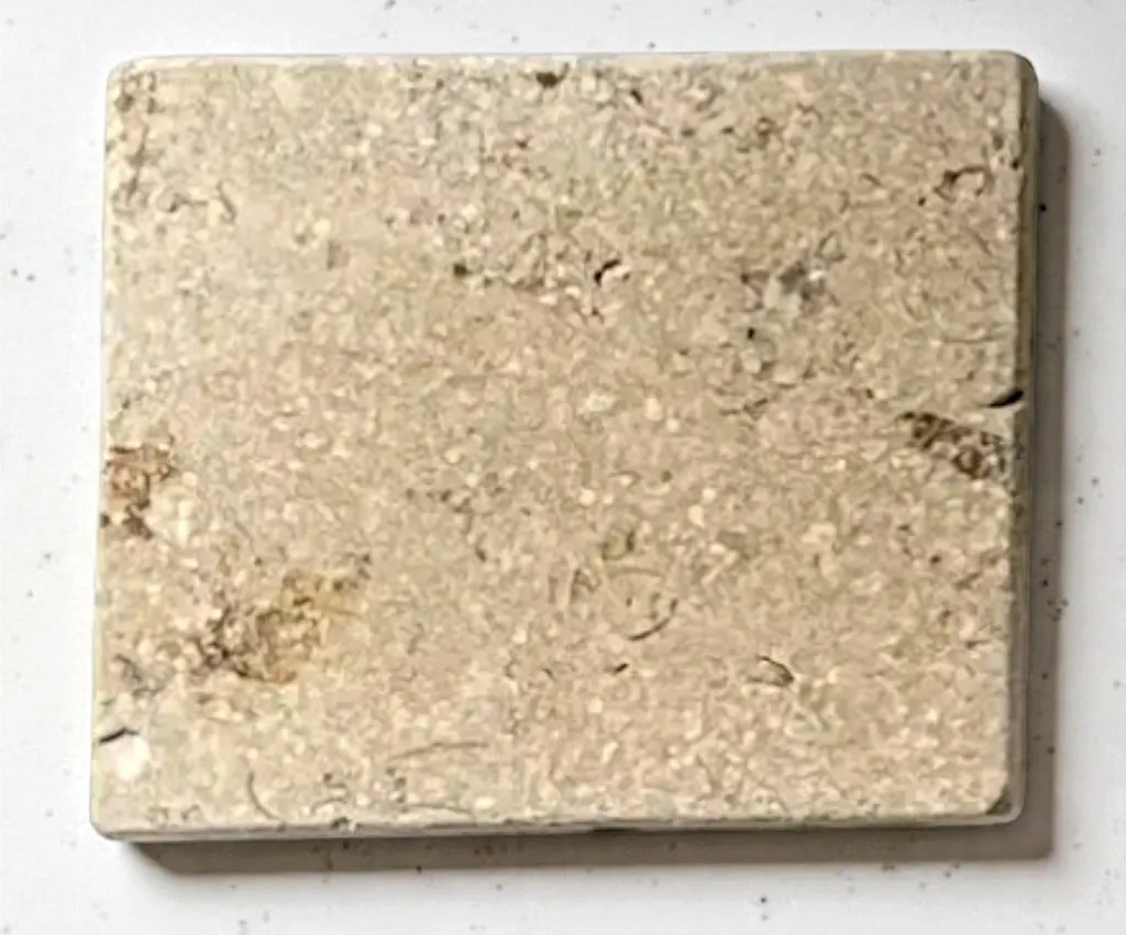 Finition vieillie tambourinée pour pierre naturelle Créa Stone offrant charme authentique durabilité élégante adaptée sols murs projets intérieurs extérieurs