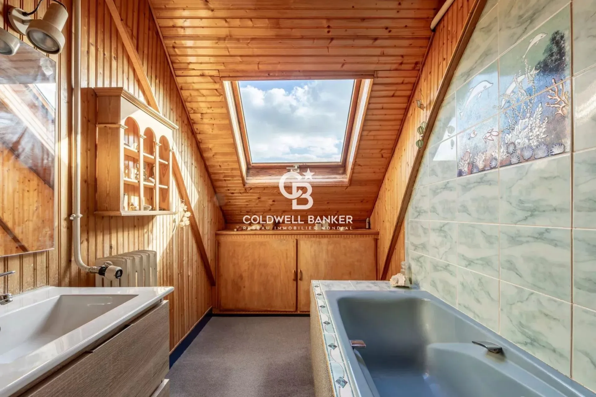 maison familiale à vendre Le Mans avec double garage et jardin en centre-ville