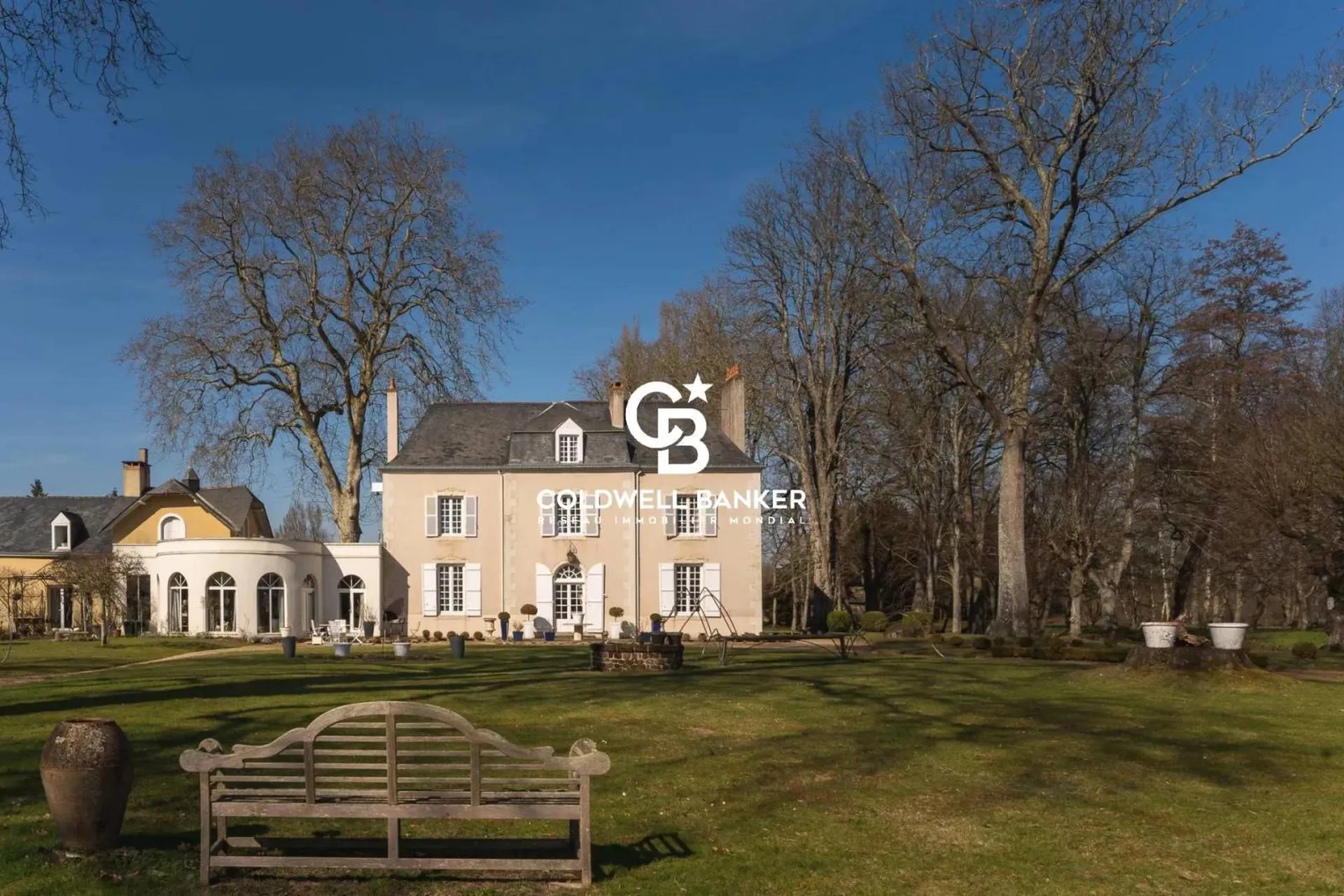 Demeure d'Exception rénovée avec grands espaces et parc aux porte du Mans