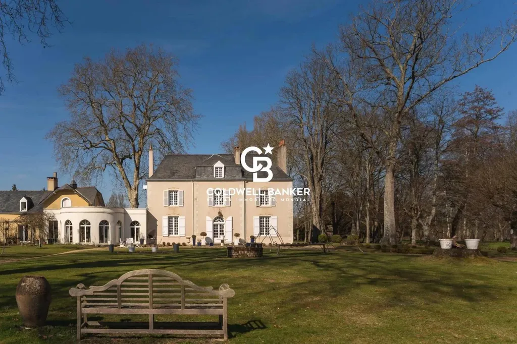 Demeure d'Exception rénovée avec grands espaces et parc aux porte du Mans