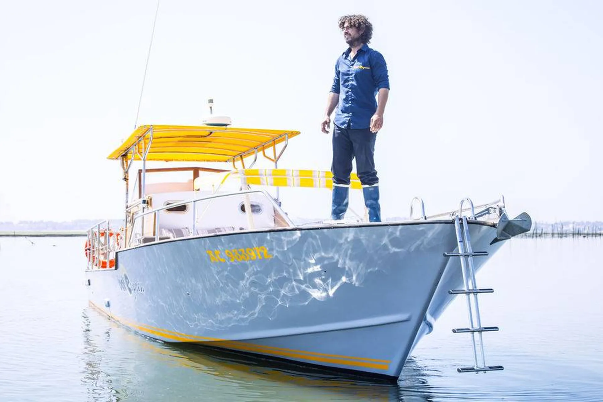 Vedette bateau haut de gamme au départ de la jetée Thiers à Arcachon