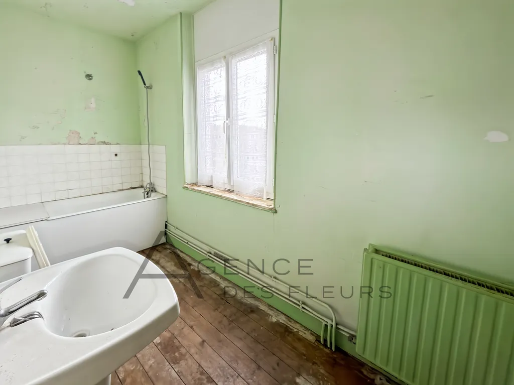 A vendre maison rénovée de 140 m² édifiée sur un terrain de 600 m² commune de TOURVILLE LA RIVIERE 76410