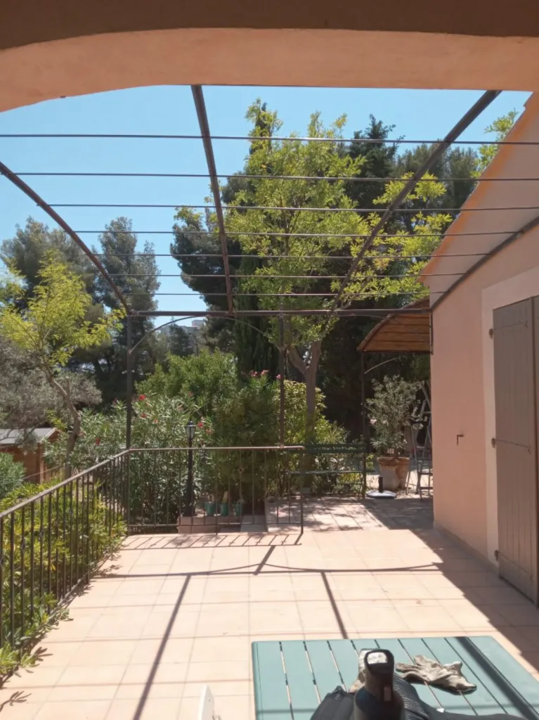 ACHETER UNE PERGOLA EN FER FORGE SUR MESURE AIX MARSEILLE 13