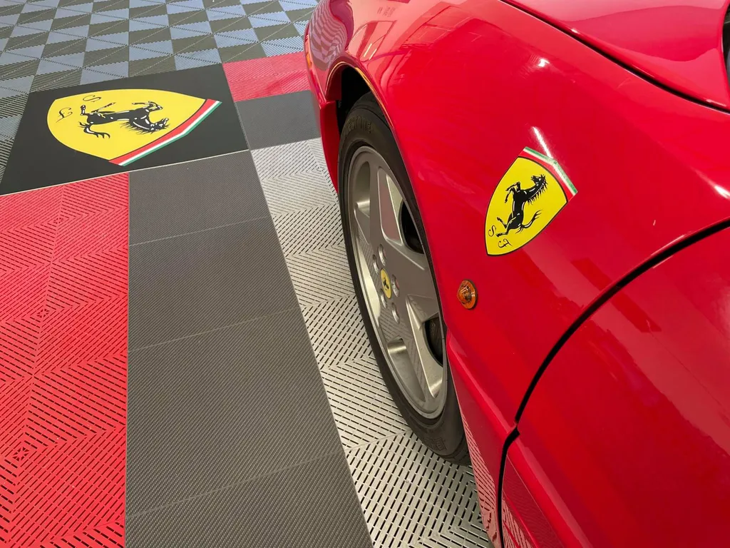 Assurer l'entretien des cuirs de sa Ferrari 348 TS à Le Mans 72