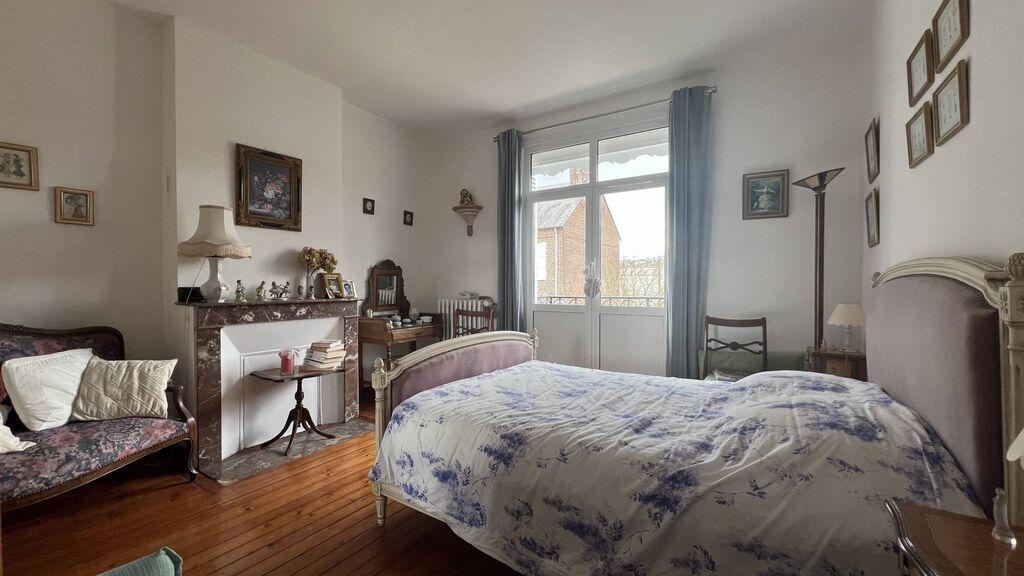 ÉLEGANTE DEMEURE BOURGEOISE EN COEUR DE VILLE DE EU