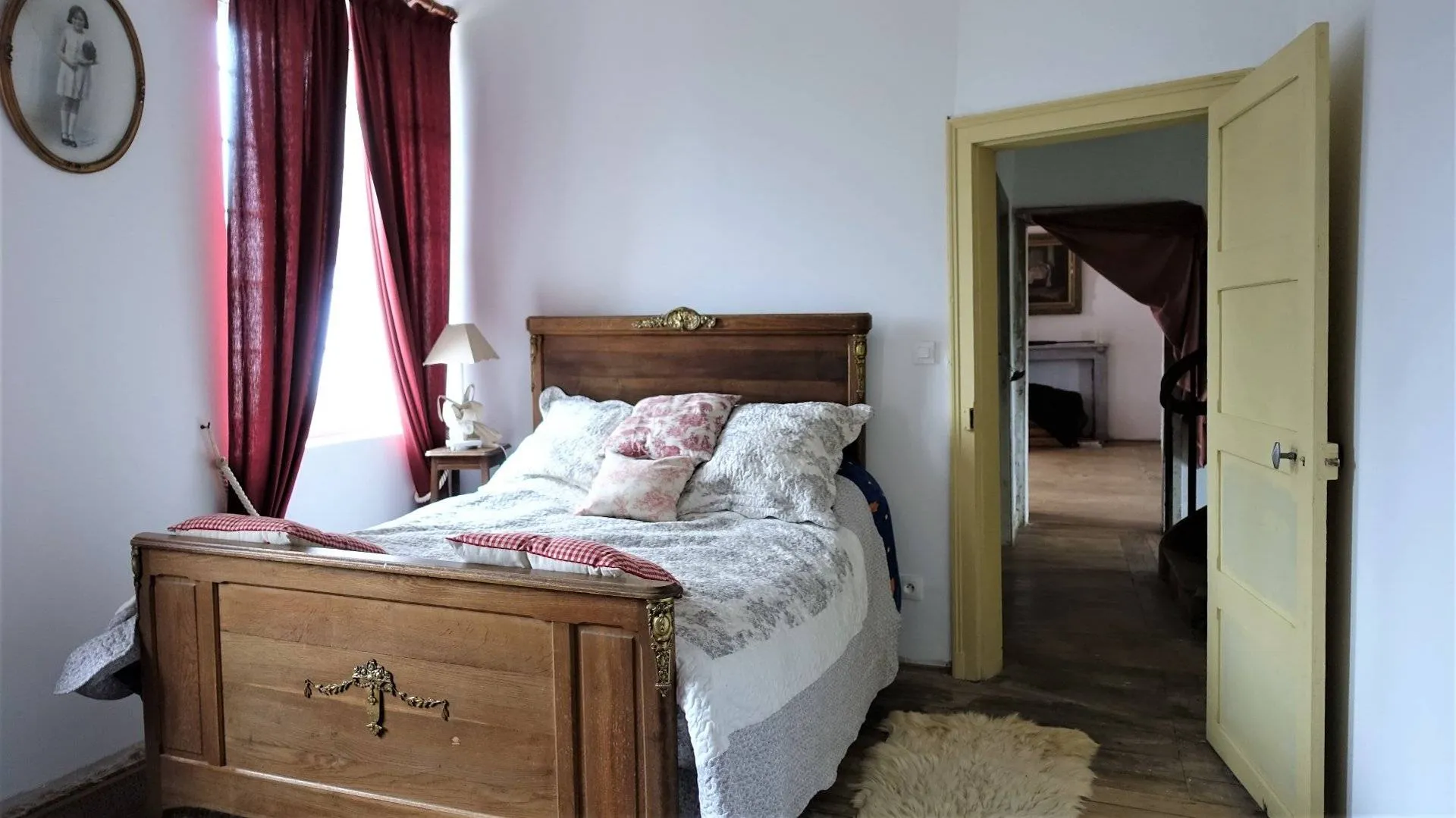 Propriété de charme 190m² dans le Pays de Bray, 6 pièces, 2 chambres, combles aménageables, sur 6000m² arborés avec plan d’eau, dépendances 150m² et hangar 700m², Haudricourt 76340.