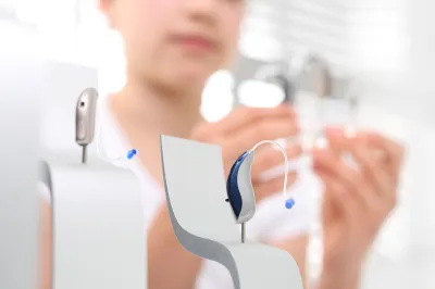 Améliorer votre confort auditif avec des accessoires pratiques et rechargeables à Marseille