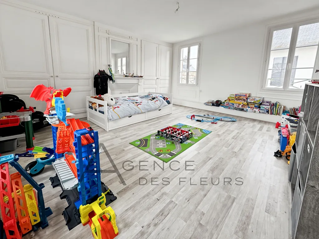 A vendre, jolie maison lumineuse de 1840 de 104 m² sur un terrain de 133m² située au Neubourg