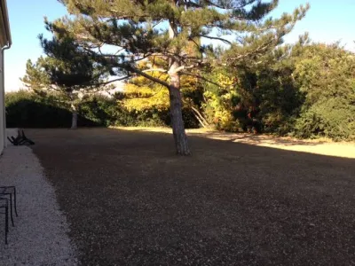 Paysagiste pour aménagement des extérieurs d'un hôtel du Lubéron