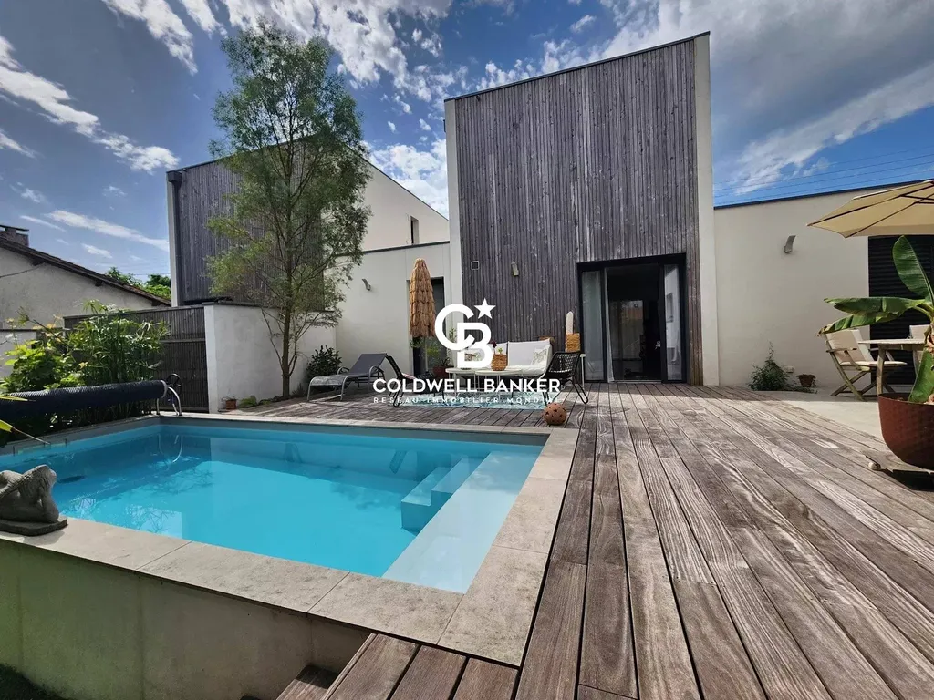 Maison d’architecte à vendre à Pessac - avec jardin, piscine, et deux habitations indépendantes