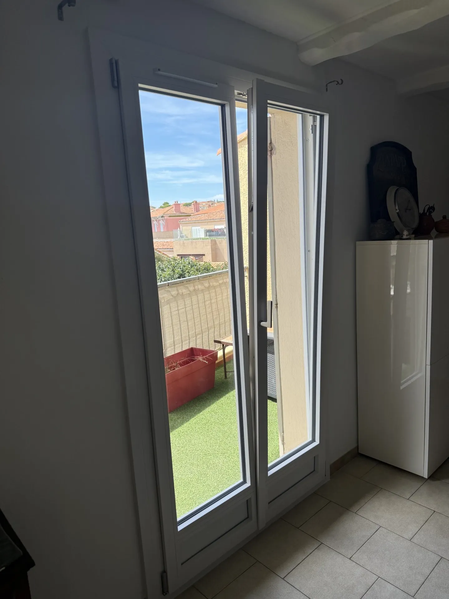 Mise en place de menuiseries Oknoplast sur Martigues