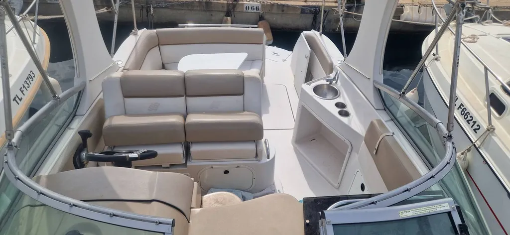 Bateau Four Winns V27  avec cabine d'occasion proche de Six-Fours dans le Var / VENDU
