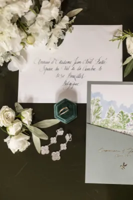 elegant-white-wedding-decoration-chalet-des-iles