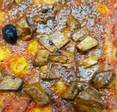 Pizza aux Calamars cuite au feu de bois en livraison gratuite  le soir ou à emporter à Salon de Provence