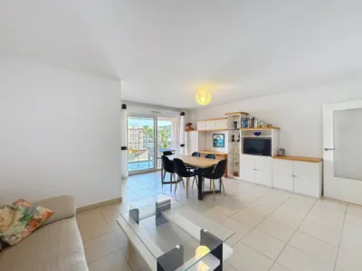 Appartement 3 pièce(s) 2 chambre(s) 69 m² Fréjus (83370)