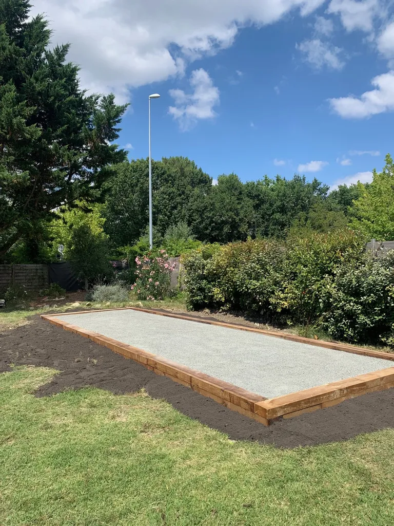 Création d'un terrain de pétanque de 12 x 3 m sur la commune de Pessac proche de Talence 