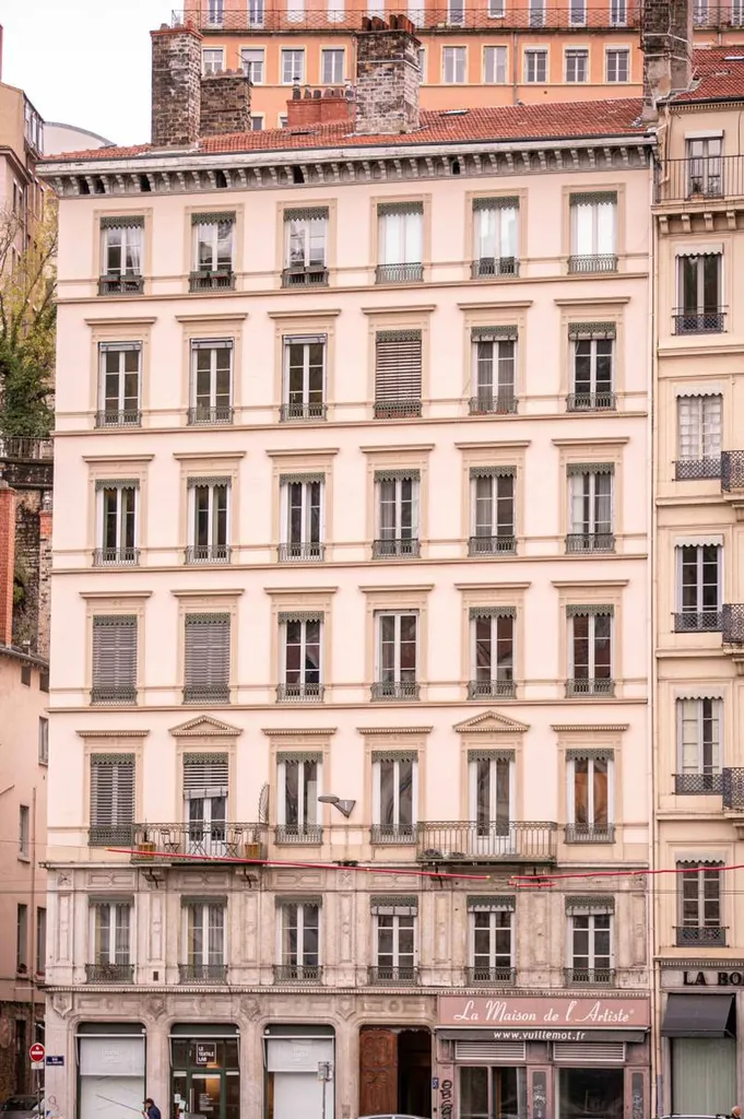 Changement de fenêtres à Lyon en Rhône-Alpes : quelles sont les règles à suivre lorsqu'on habite en copropriété ?