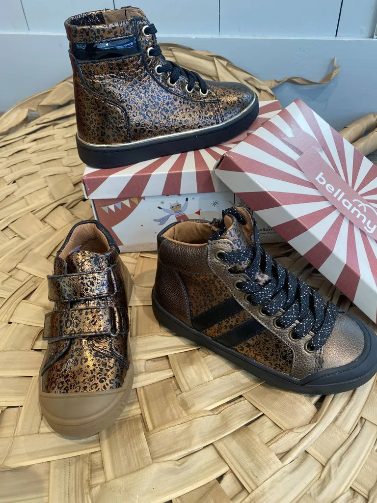 bottillon filles Léopard près de Blaye