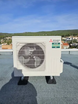 Climatisation gainable Mitsubishi avec AirZone installée à Ceyreste.