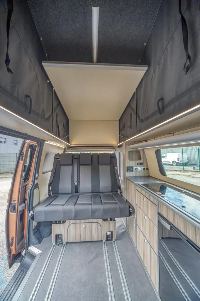Aménagement de van intérieur VW T6 Court à Grenoble : transformation van compact en Isère