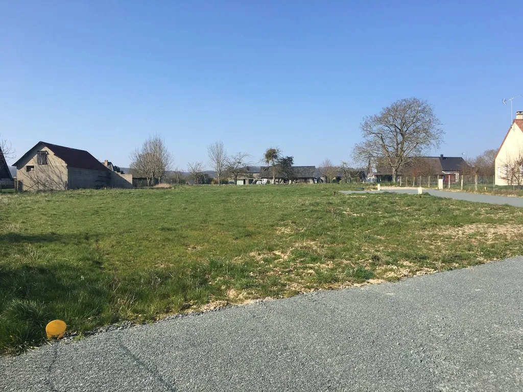 Terrain constructible de 827m² à vendre sur la commune de Vatteville la Rue