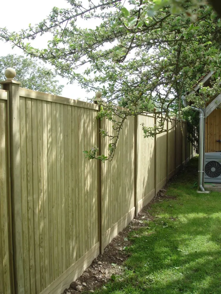 installation d'une clôture occultante bois en Normandie 