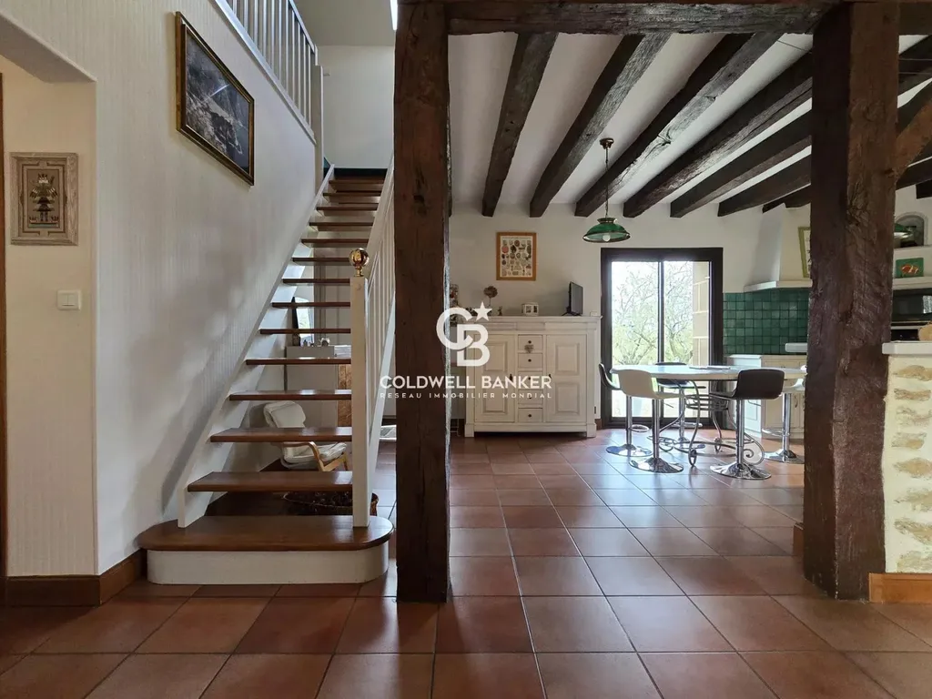 propriété équestre avec box pour chevaux et prairies à vendre à proximité du mans